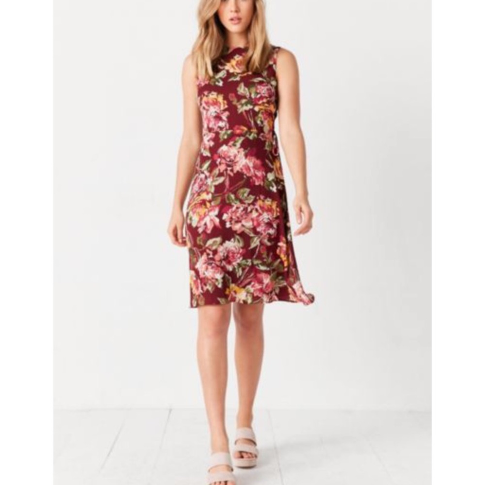 ✨HP✨ [kimchi blue] floral lace-up dress
